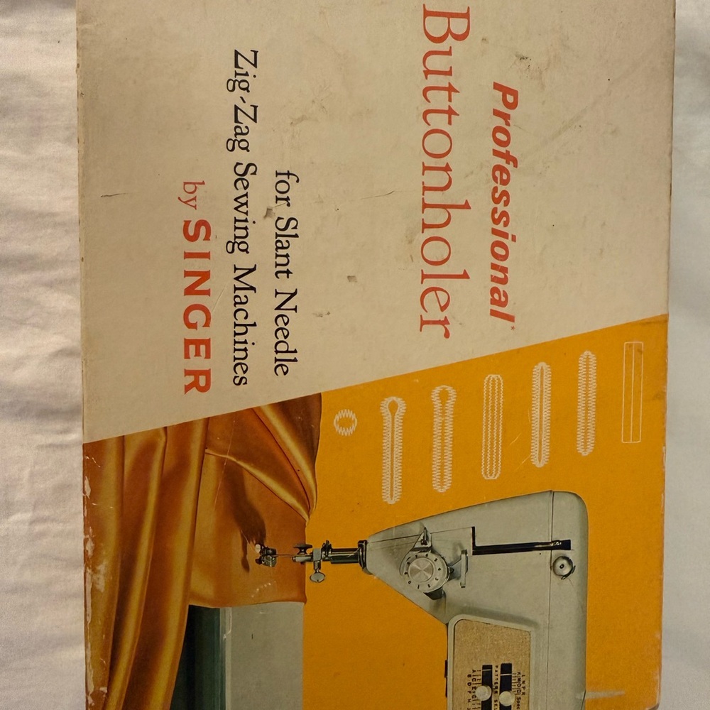 Professional Buttonholet by Singer - Picture 7 of 11